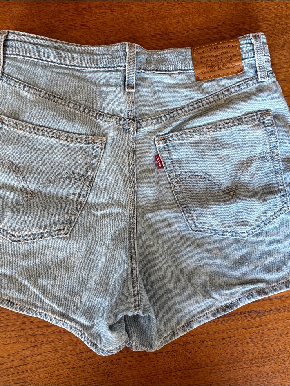 Levi's High Loose Denim Shorts - Picture 4 of 6